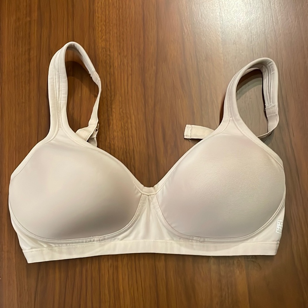 No wire Natori bra- brand new